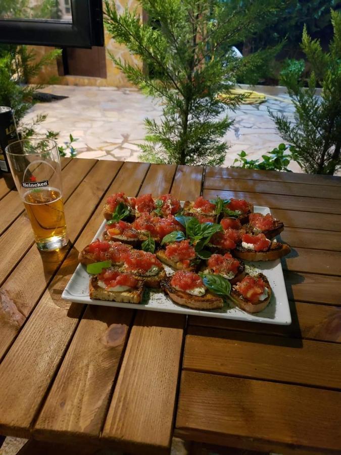 Hotel Natali Dhërmi Екстериор снимка
