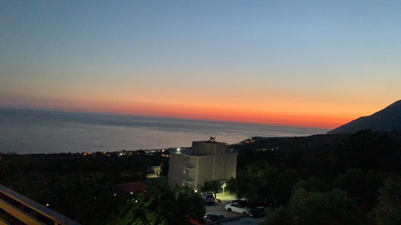 Hotel Natali Dhërmi Екстериор снимка