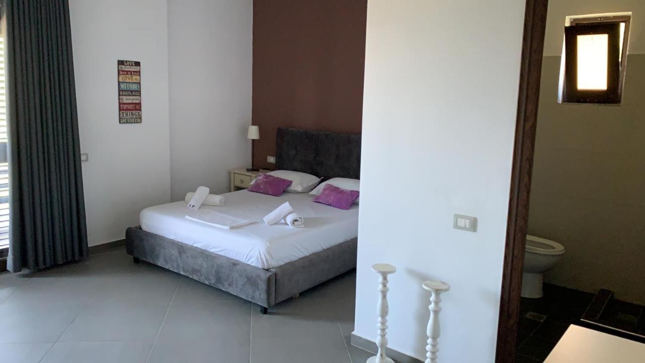 Hotel Natali Dhërmi Екстериор снимка