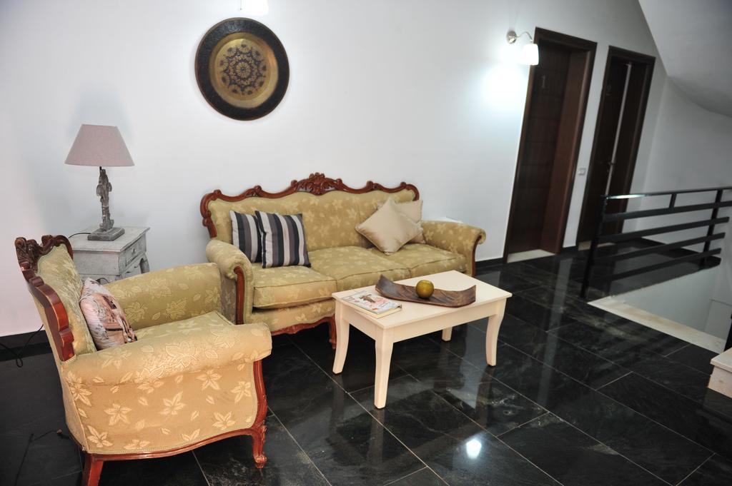 Hotel Natali Dhërmi Екстериор снимка
